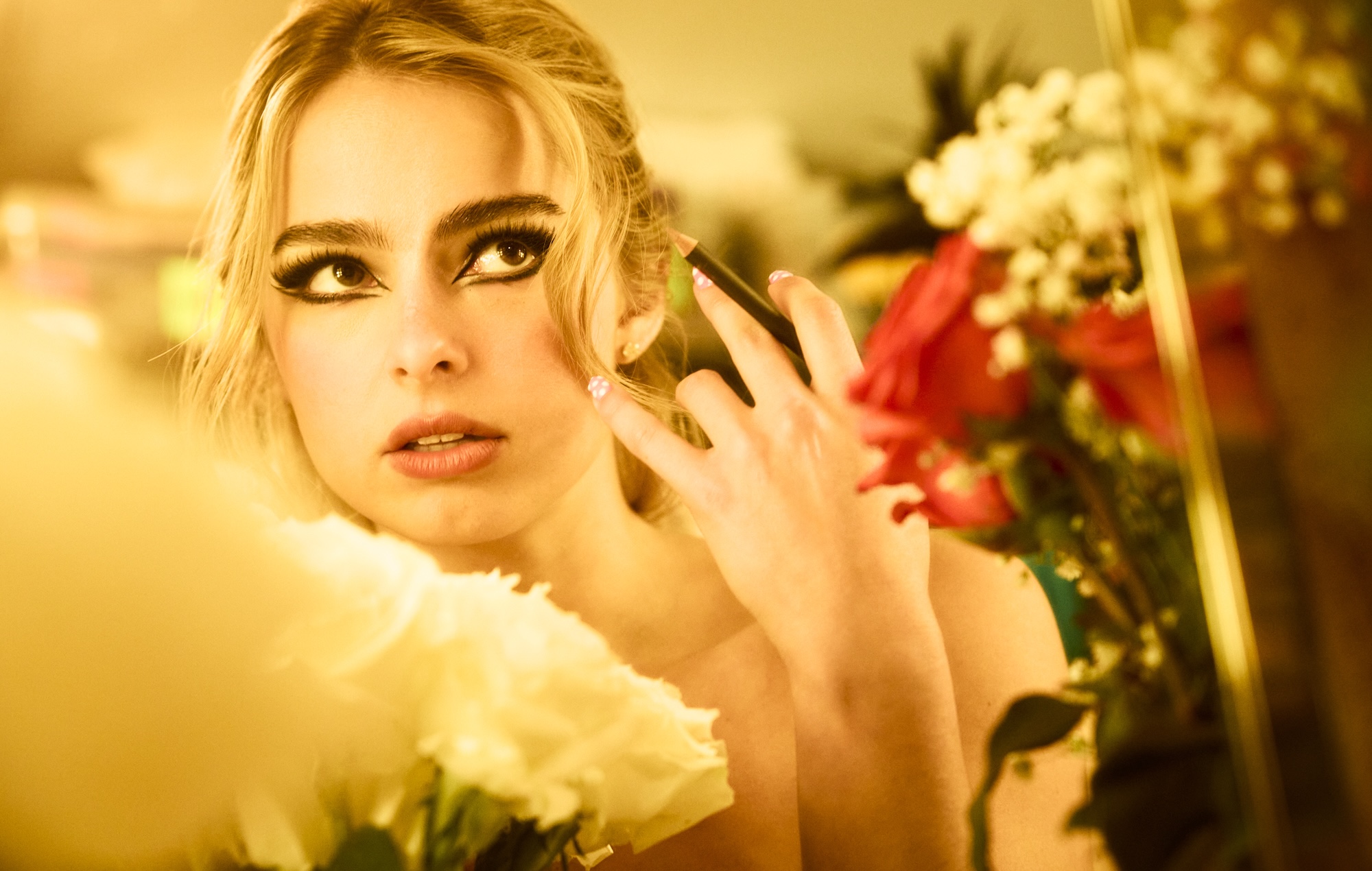 Addison Rae - Recensione di "Addison": la nuova principessa di Pop bilancia la sensualità e la sperimentazione con facilità