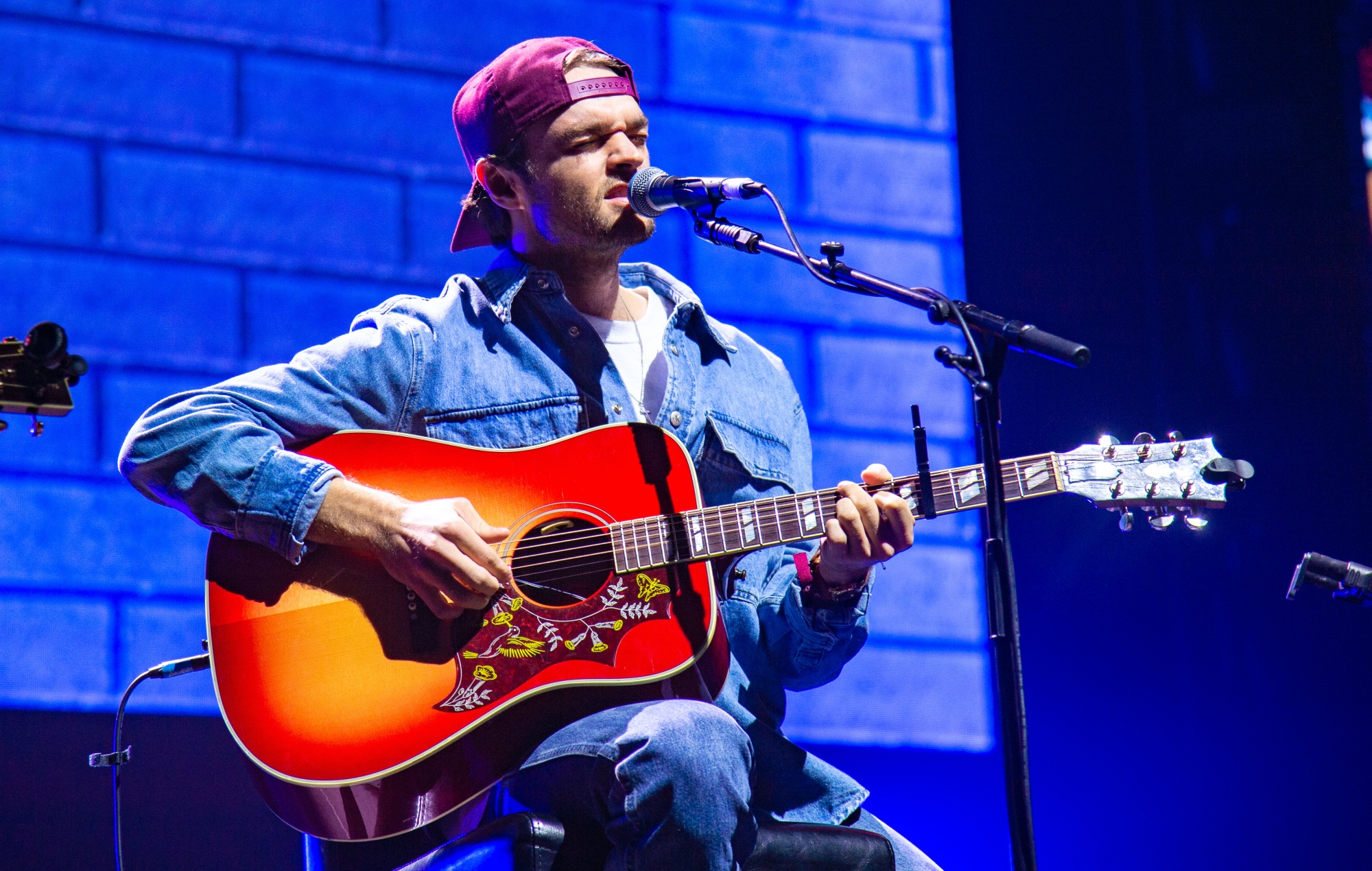 La star di campagna in aumento Conner Smith dietro la ruota del camion in caso di incidente che uccide il pedone di 77 anni