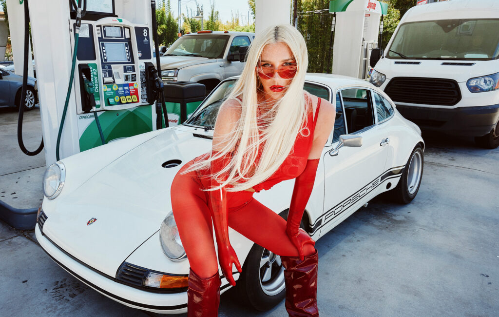 Kesha - Recensione del "periodo": una combo classico di Sass, Sex and Spirituality