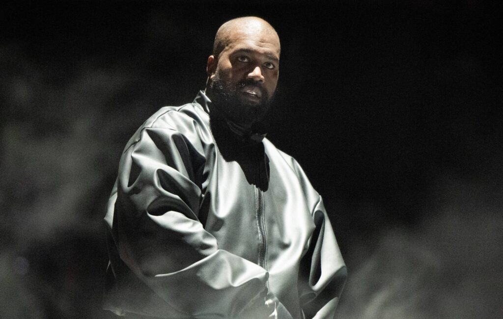 Il festival della Slovacchia si è messo intitolato Kanye West cancellato dopo migliaia di firma petizione che lo chiedeva di essere rimosso dall'allineamento