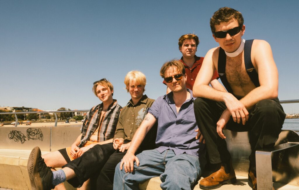 Vergogna - recensione di "spieta": una testimonianza della loro capacità di adattarsi ed evolversi