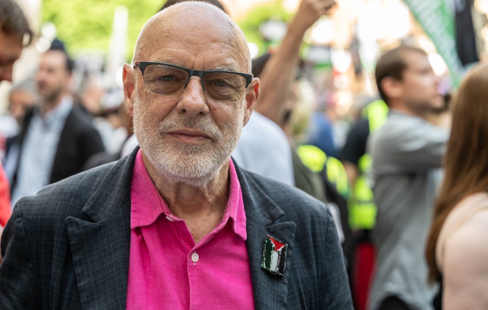 Brian Eno sul cambiamento e sulla Palestina: "Non essere senza speranza. Sei nel mezzo del più grande movimento sociale della storia umana"