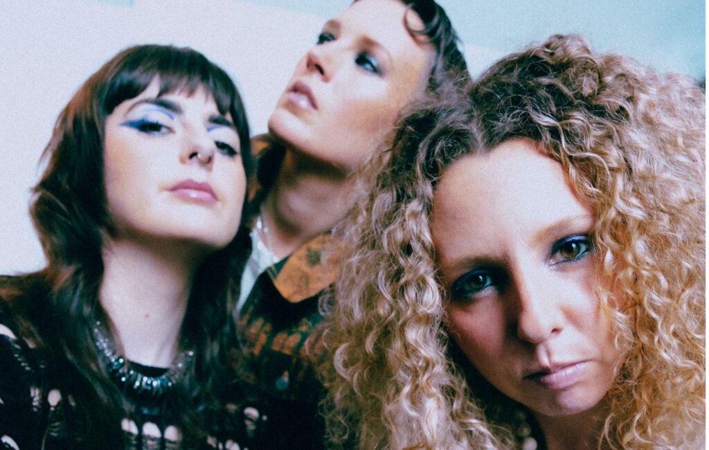 Dream Nails "Celebrati essere aperti sia all'estasi che al dolore" sul nuovo singolo "primordiale" The Information "