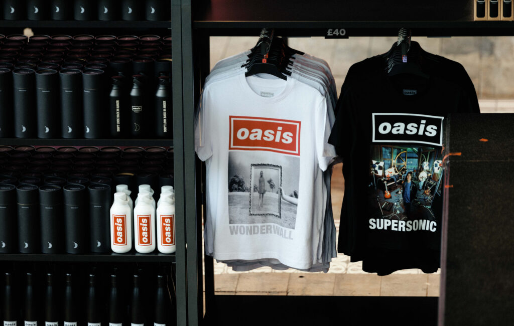 Fan Store di Oasis Live '25 per riaprire a Londra questa settimana prima di Wembley Return