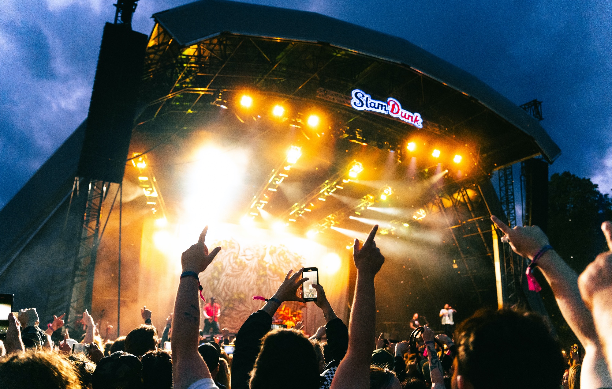 Good Charlotte e Sublime guidano ENORME LAVINE del 20 ° anniversario