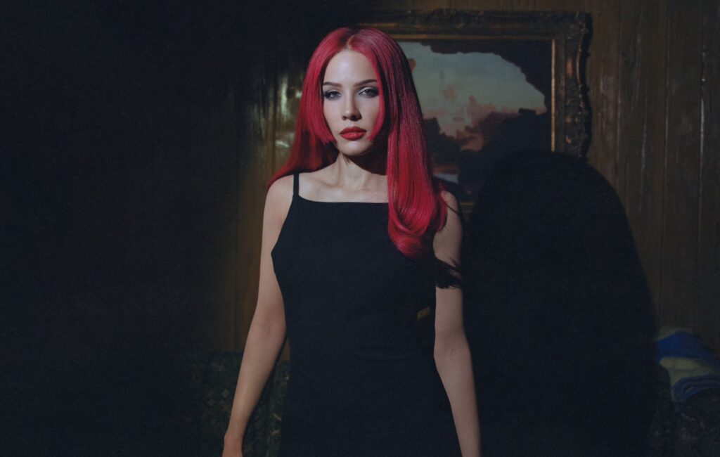 Halsey "non è permesso" di creare un nuovo album a causa di come "il grande imitatore" si è esibito