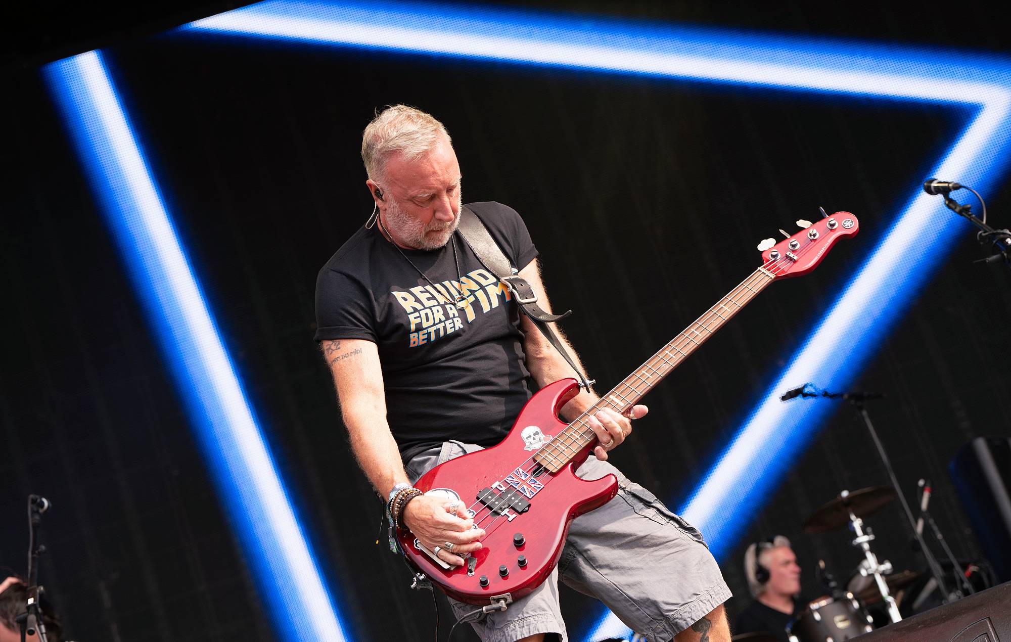 Peter Hook sul perché i nuovi ordini non sono nella roccia e nella Hall of Fame e suonano "Get Ready" per intero