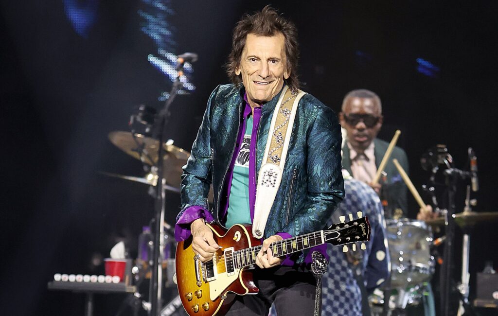 Ronnie Wood dice che il nuovo album dei Rolling Stones è "Done" e in arrivo nel 2026