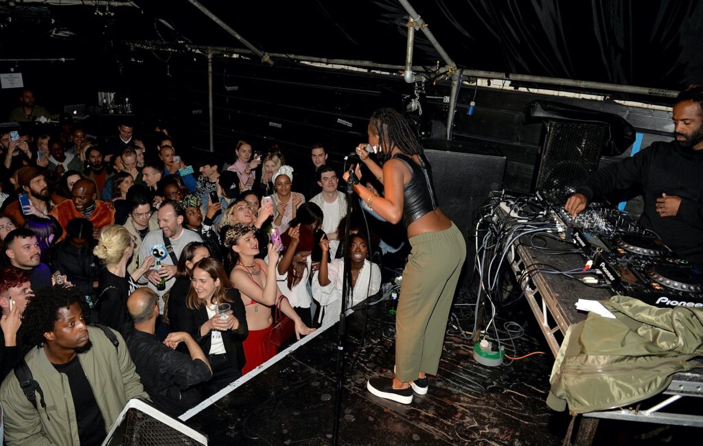 Secondo quanto riferito, il leggendario sede di Londra Corsica Studios