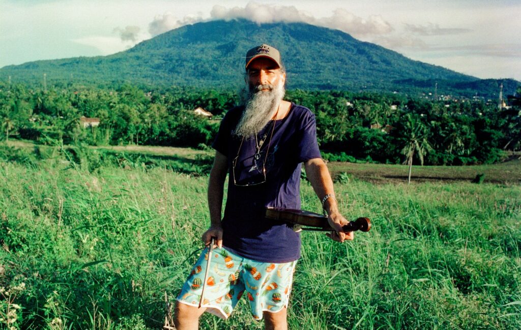 Warren Ellis su come fare il documentario "che cambia la vita" "Ellis Park"