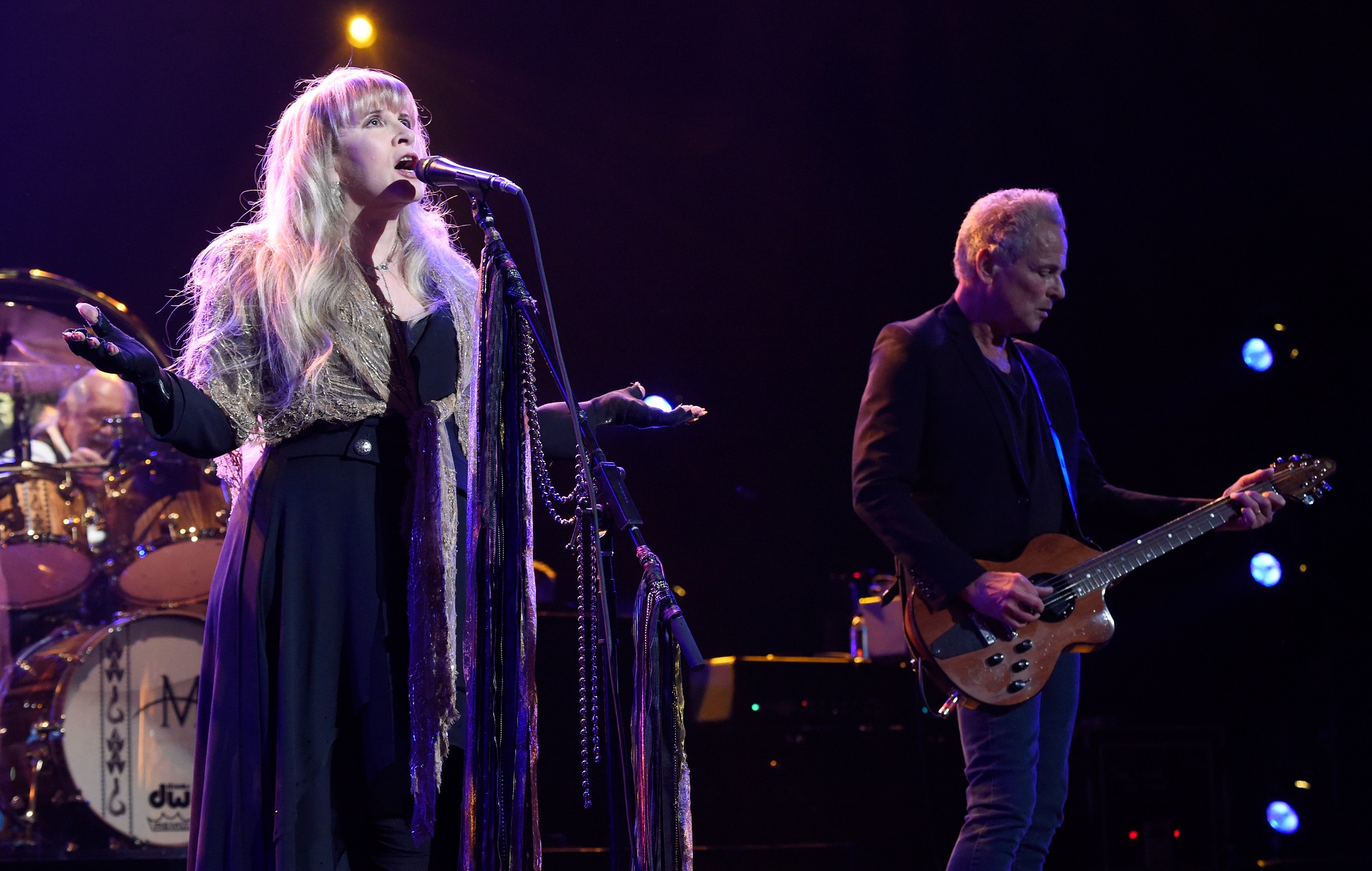 Stevie Nicks Wishes Lindsey Buckingham Un buon compleanno: "Love's Ya!"