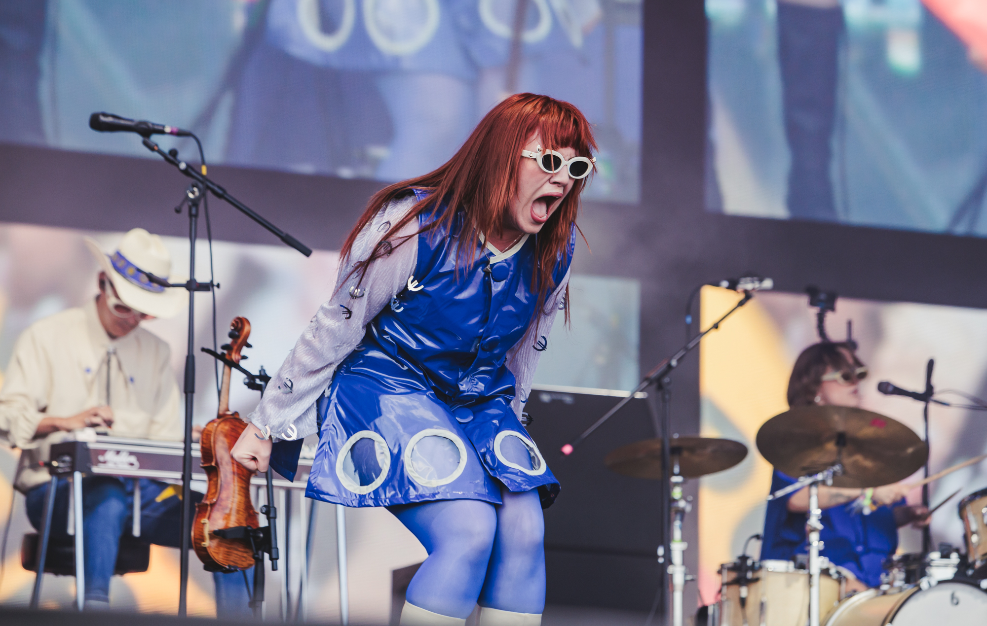 "Al momento non riesco nemmeno a aprire la bocca abbastanza larga da ridere, figuriamoci cantare"