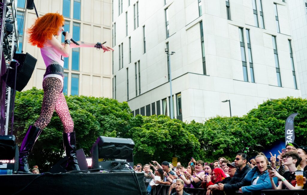 Andy Burnham parla dopo che il Manchester Pride è fallito lasciando le tasse non pagate