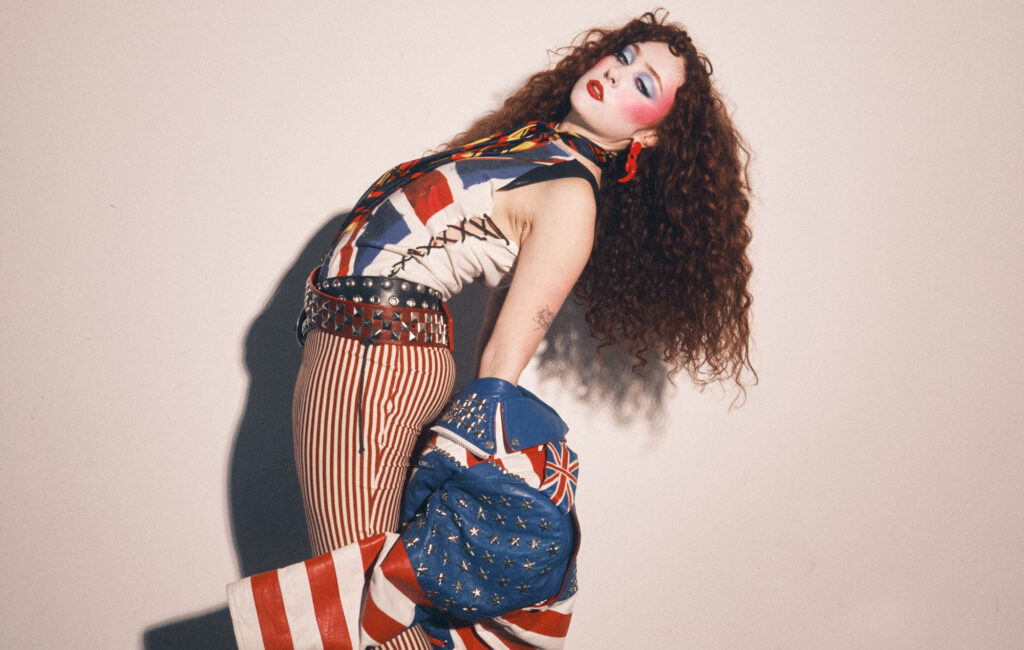 Chappell Roan dice che "portare gioia alle persone queer" è la ragione principale per cui continua a esibirsi dal vivo