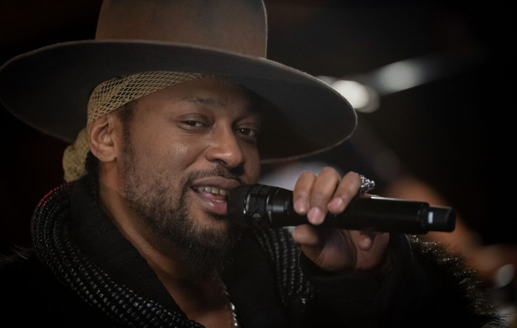 D'Angelo muore all'età di 51 anni dopo "una lunga e coraggiosa battaglia contro il cancro"