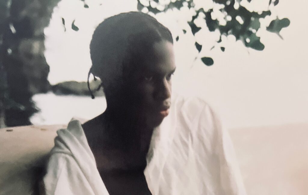 Daniel Caesar – Recensione di 'Son Of Spergy': un coraggioso esame di un complesso rapporto familiare