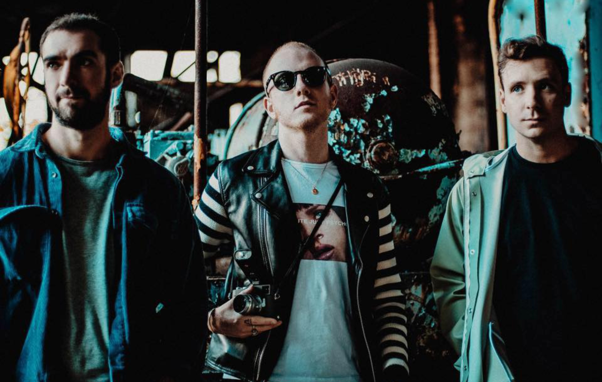 Due Door Cinema Club per celebrare il 15 ° anniversario della "storia turistica" all'enorme spettacolo all'aperto di Londra