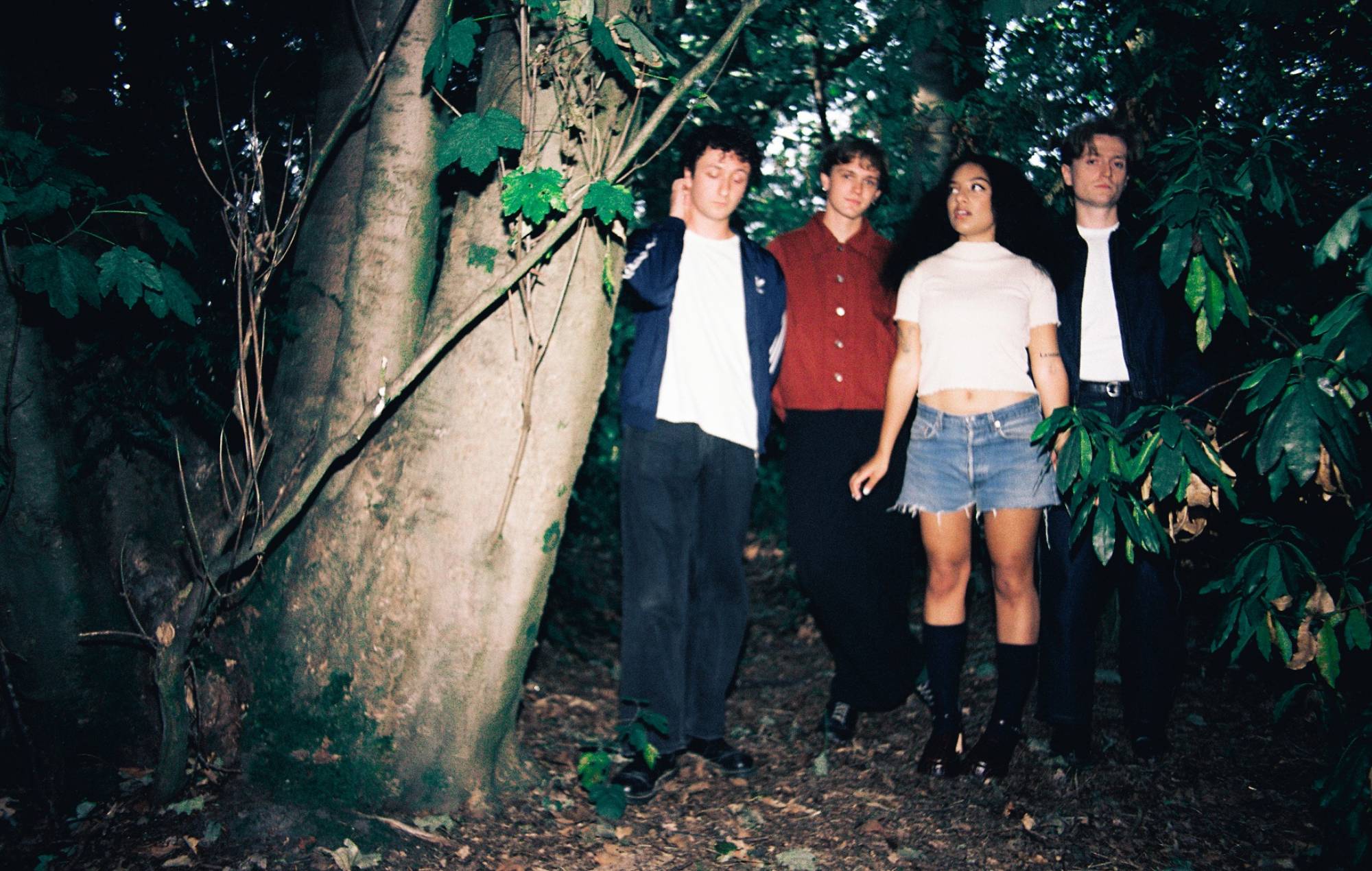 English Teacher annuncia "This Could Be A Remix Album" con i DJ Fontaines DC, Working Men's Club e altro ancora