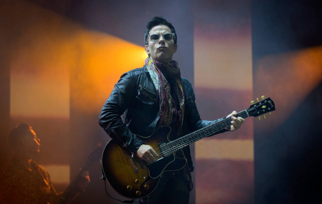 Gli Stereophonics cancellano gli spettacoli dopo che Kelly Jones soffre di "scomposizione dell'articolazione della mascella"
