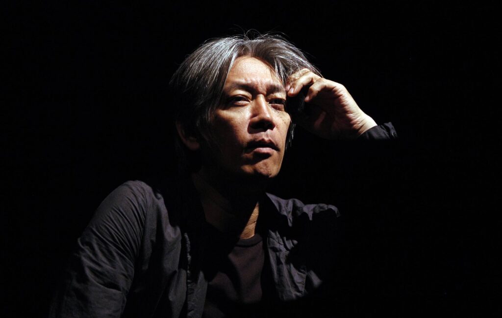 Gli eredi di Ryuichi Sakamoto rimuovono la sua musica dallo streaming in Israele e si uniscono alla campagna "No Music For Genocide"