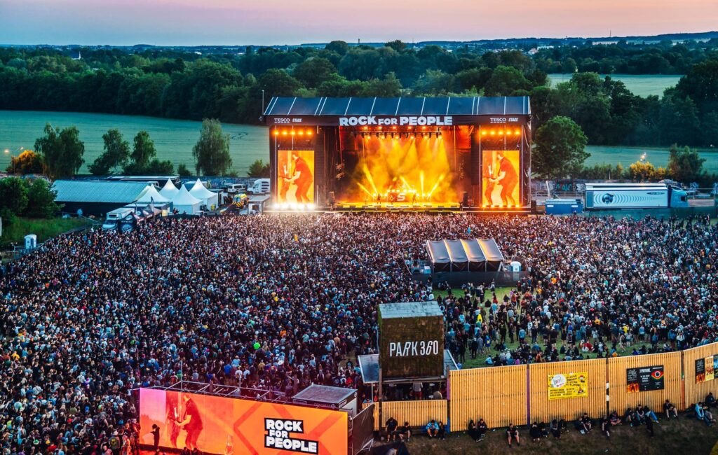 Gorillaz, Limp Bizkit, BABYMETAL e altri si uniscono alla formazione