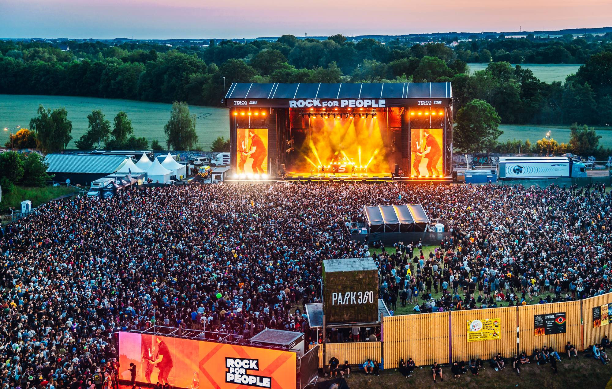 Gorillaz, Limp Bizkit, BABYMETAL e altri si uniscono alla formazione