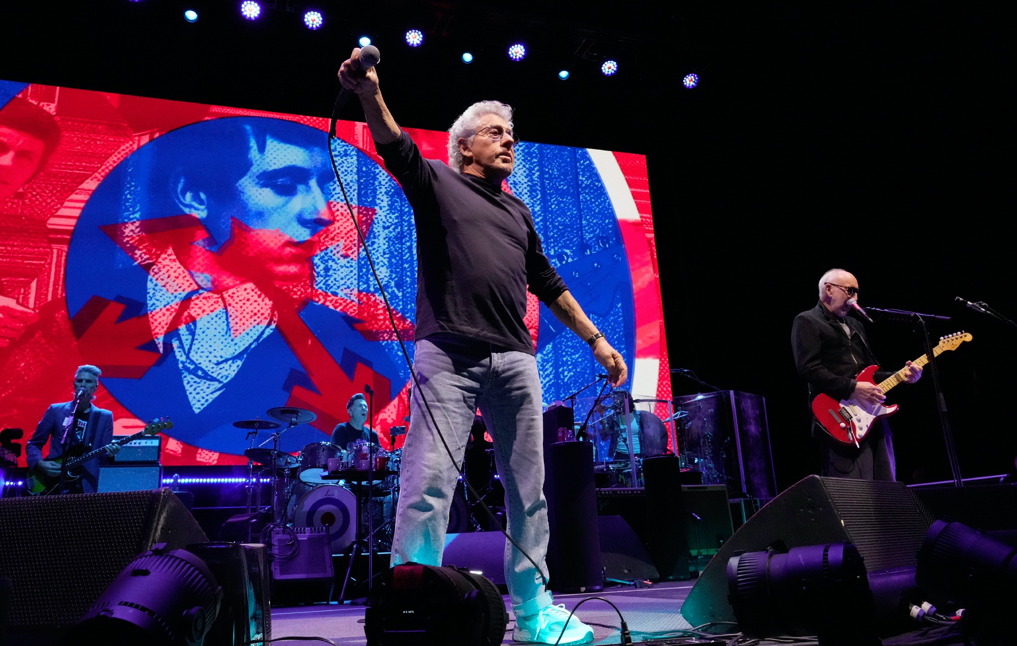 Guarda The Who eseguono la loro canzone finale insieme in Farewell Tour: "È addio"
