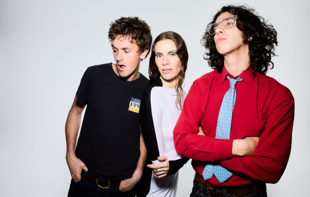 I Bar Italia ci invitano nel mondo “sfacciato e arrogante” del loro nuovo album rivelatore 'Some Like It Hot'