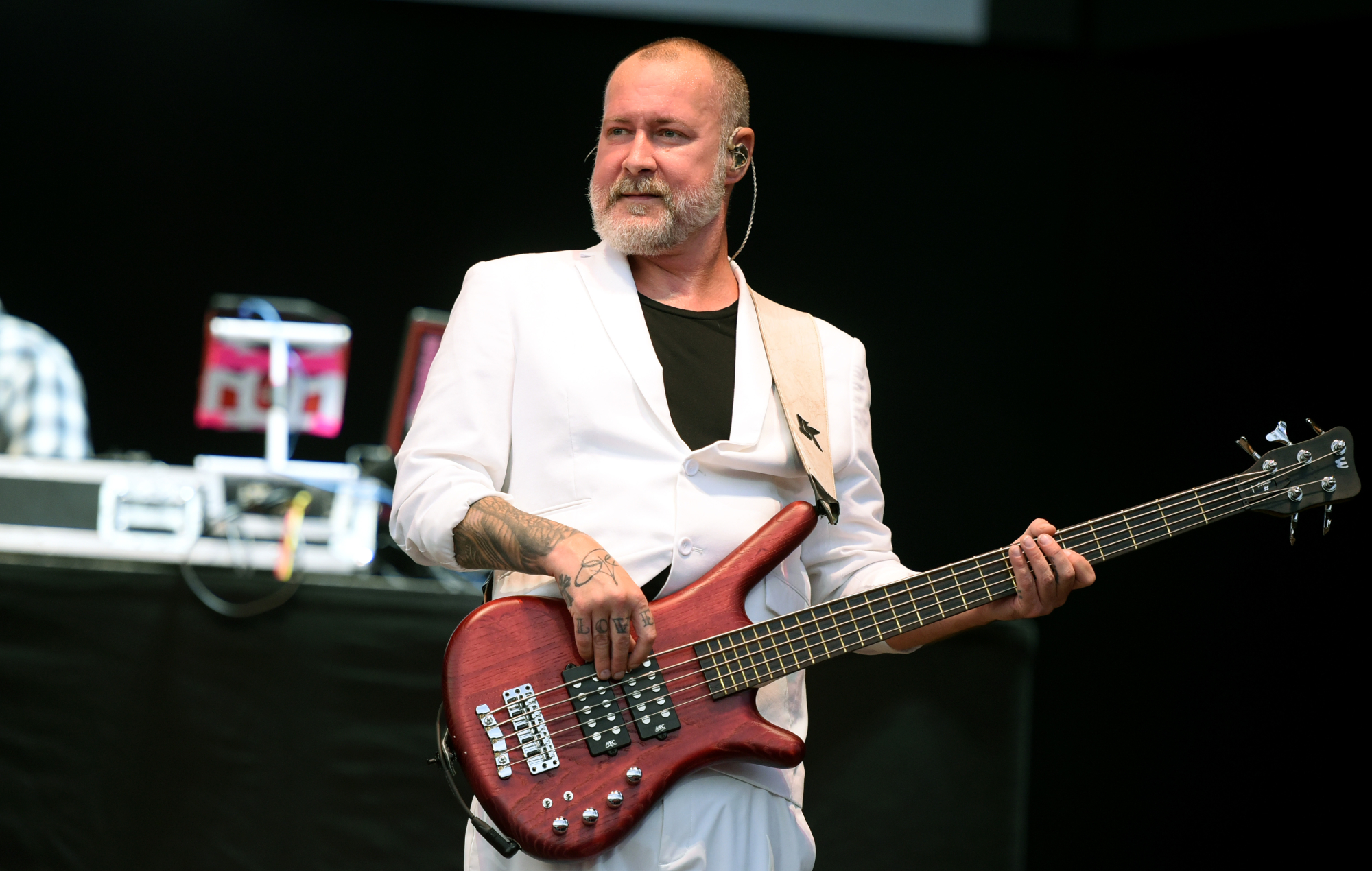 I Limp Bizkit continueranno il tour il mese prossimo man mano che emergeranno i dettagli sulla morte di Sam Rivers