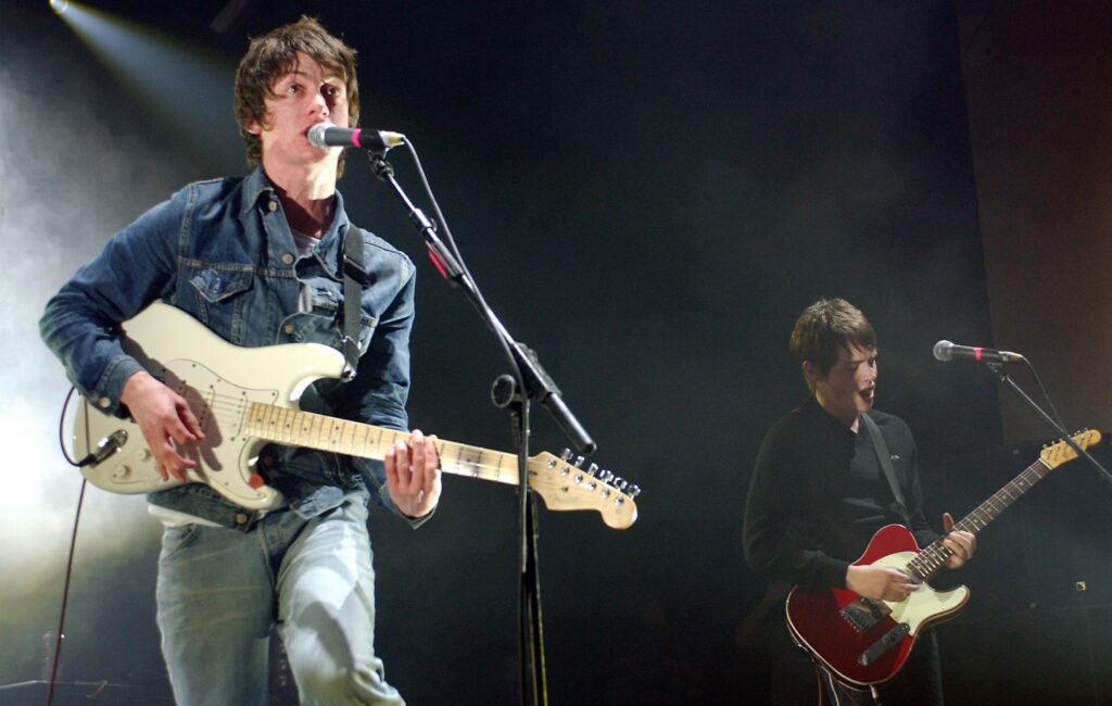 Il proprietario di un pub di Sheffield ricorda la “visita segreta” di Alex Turner – 10 anni dopo aver ospitato il primo concerto degli Arctic Monkeys