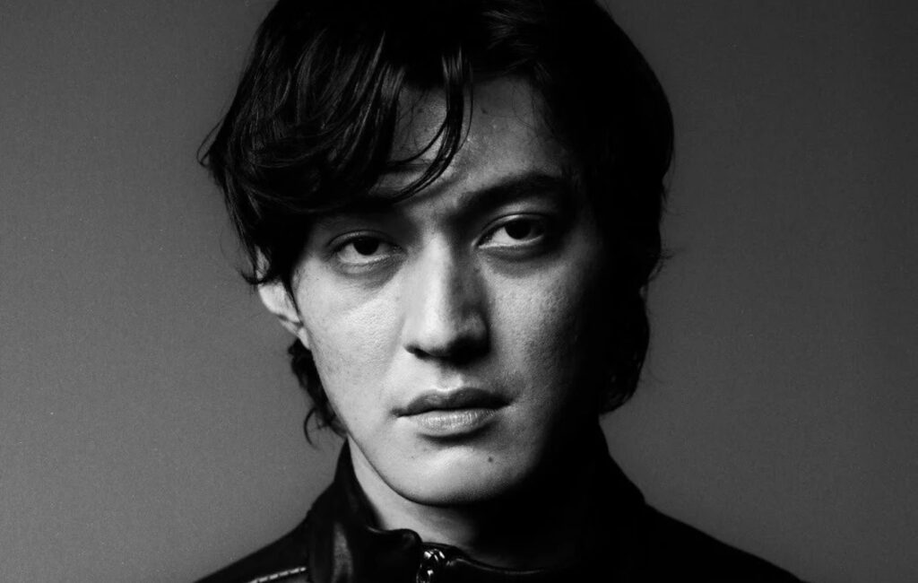 Joji ritorna con la nuova grintosa canzone 'PIXELATED KISSES'