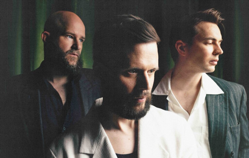 La colonna sonora della mia vita di White Lies di Harry McVeigh