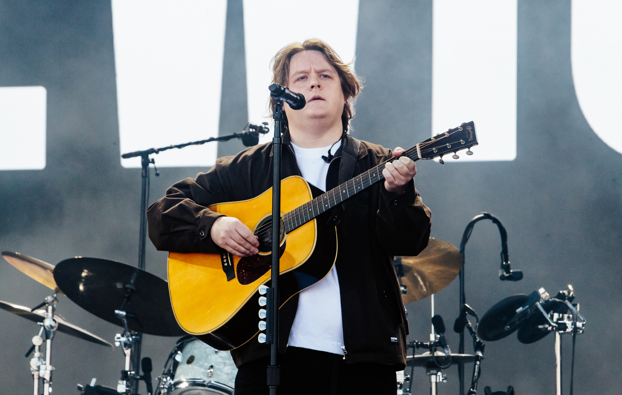 Lewis Capaldi "Bitched by Brundle" in virale a Singapore Grand Prix