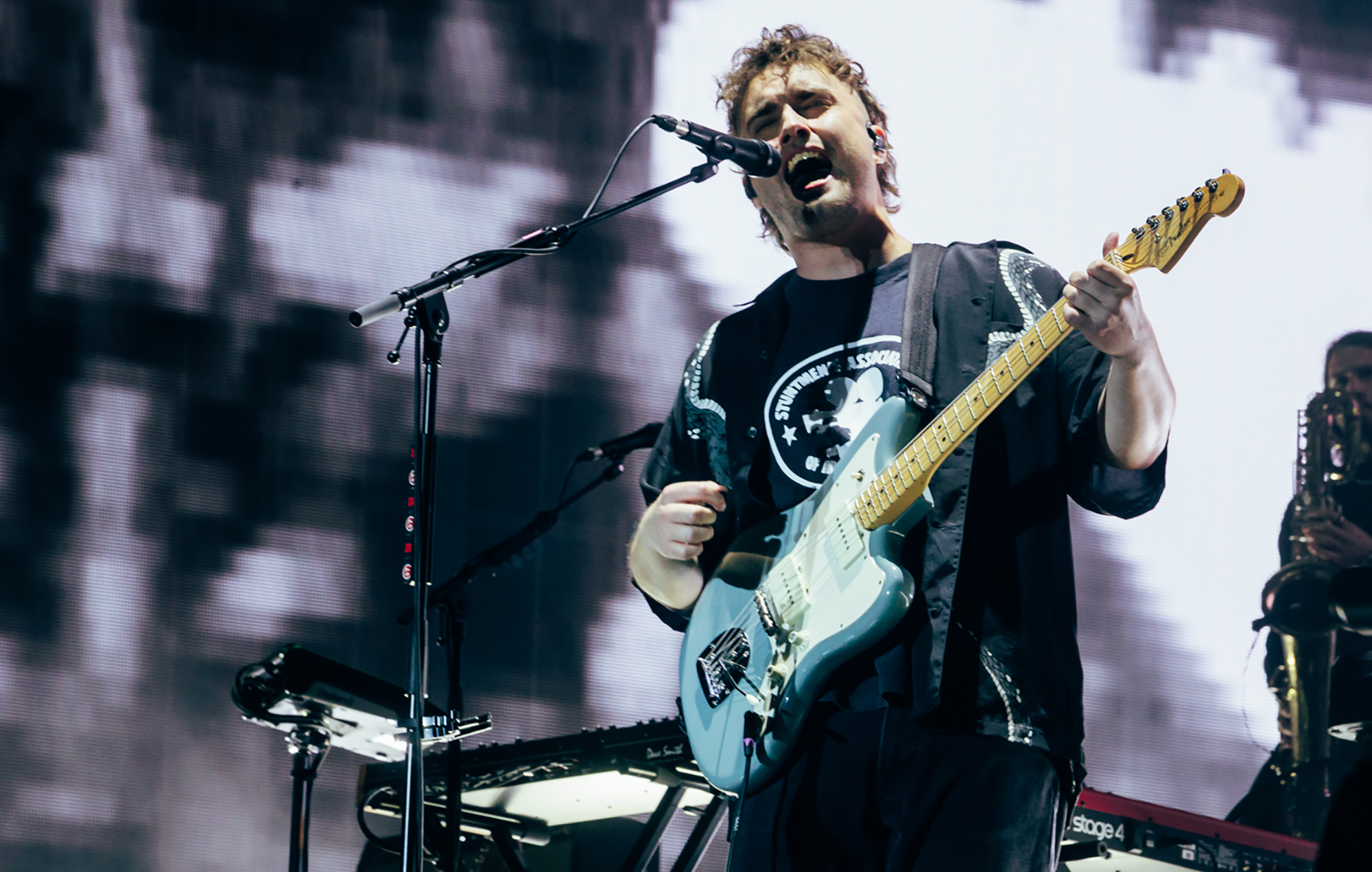 Sam Fender riflette sull'"intimità" degli spettacoli del tour americano: "Lo adoro"