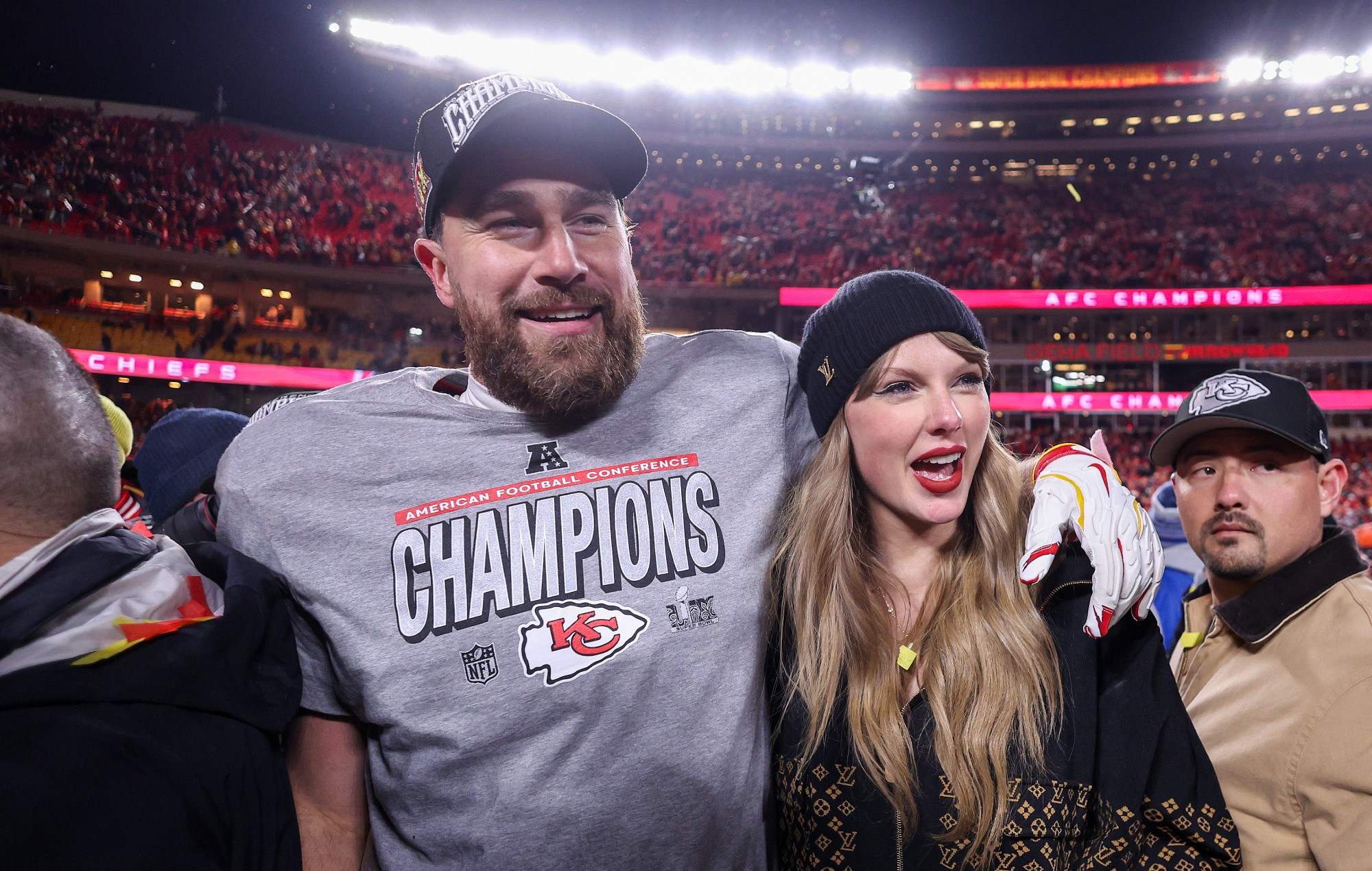 Taylor Swift dice che Travis Kelce una volta confuse Greta Gerwig con la moglie di Hugh Grant