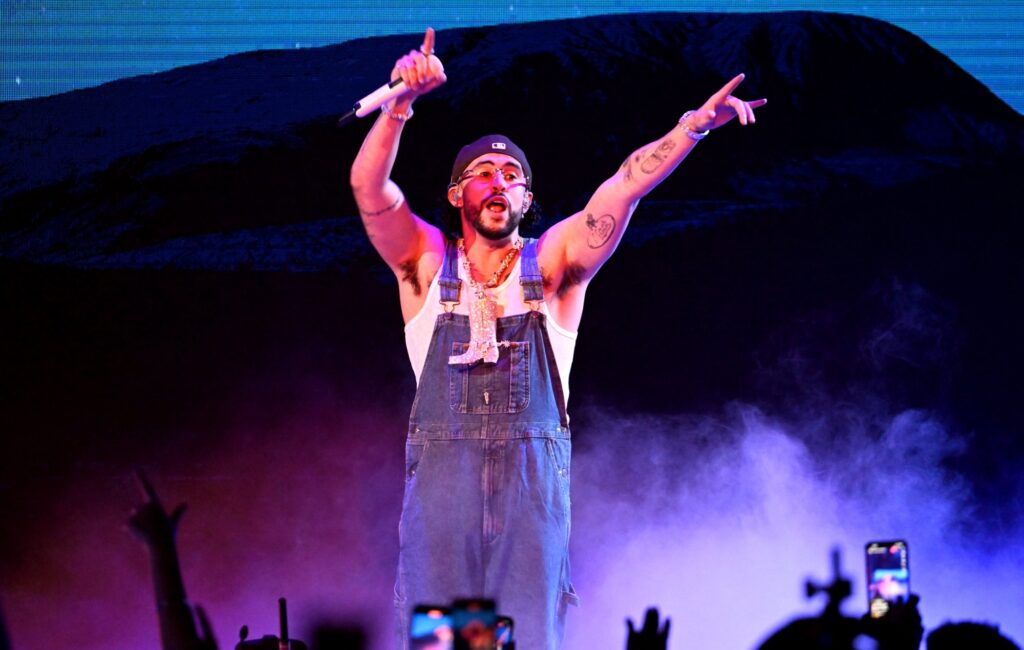 Turning Point USA di Charlie Kirk metterà in scena l'"All American Halftime Show" per protestare contro il concerto di Bad Bunny al Super Bowl