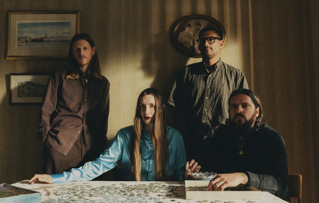 Dry Cleaning – Recensione 'Secret Love': eccellenza peculiare dei poeti punk londinesi