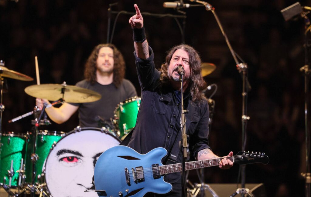 Dave Grohl dice che i Foo Fighters hanno finito il loro nuovo album "l'altro giorno"