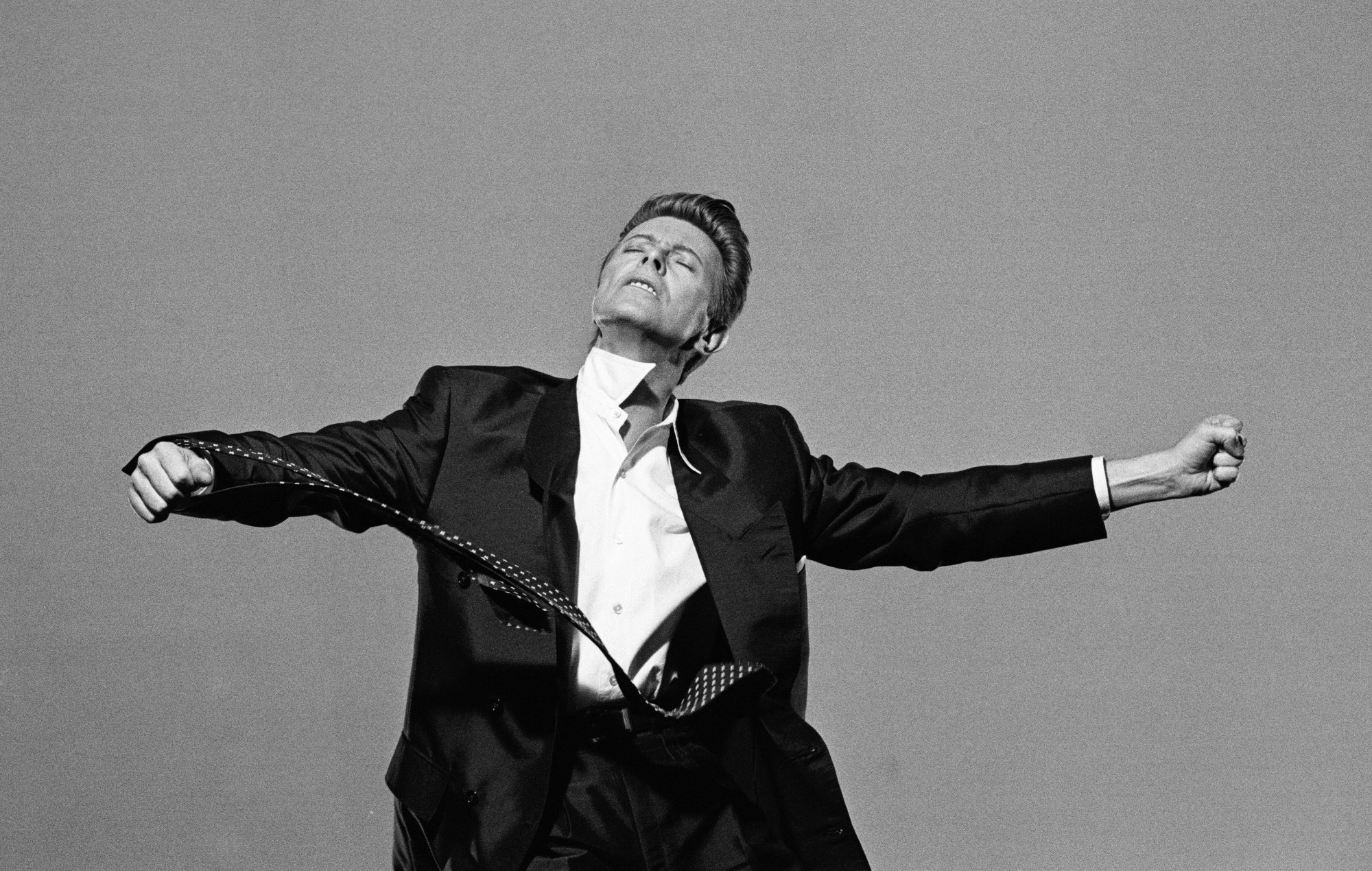 Guarda The Libertines, The Horrors, Anna Calvi, The Molotovs e altri eseguire cover di David Bowie per il nuovo speciale tributo "Heroes Never Die"