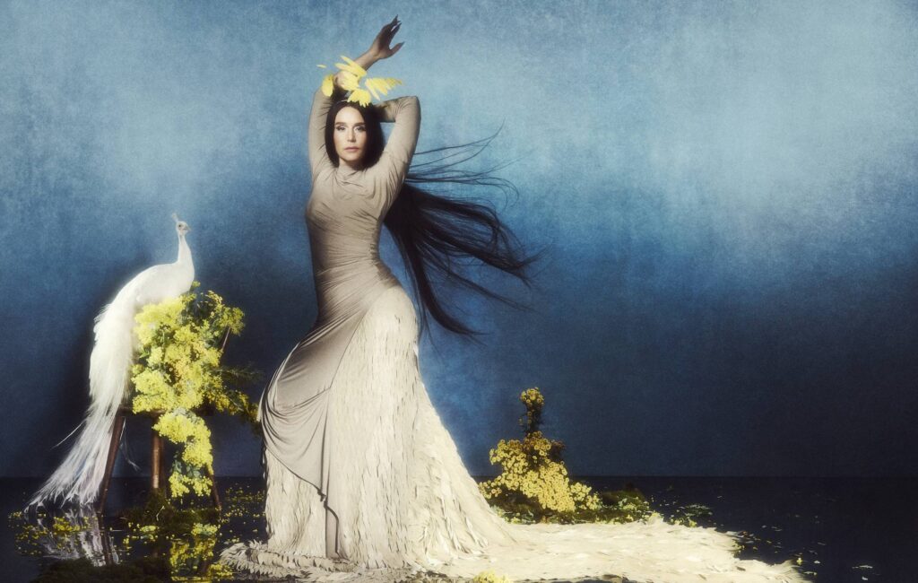Jessie Ware ti invita a una nuova era di "romanticismo, vero amore, performance, celebrazione e piacere" nel nuovo singolo "I Could Get Used To This"