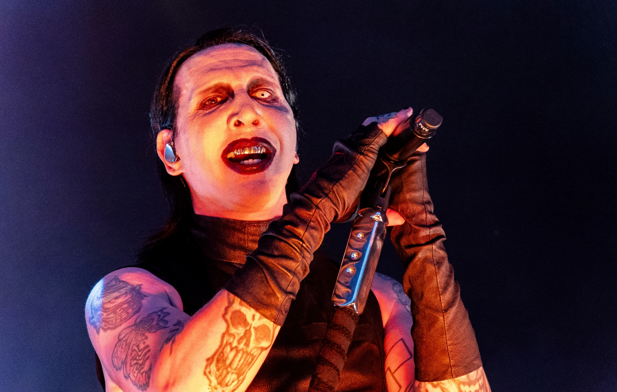 La causa per violenza sessuale di Marilyn Manson da parte dell'ex assistente è stata ripresa di nuovo secondo la nuova legge della California