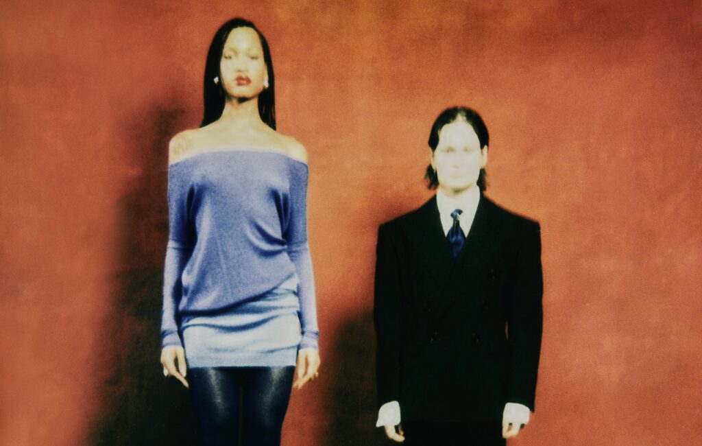 "Osiamo ancora amare nella notte di un mondo così fragile"