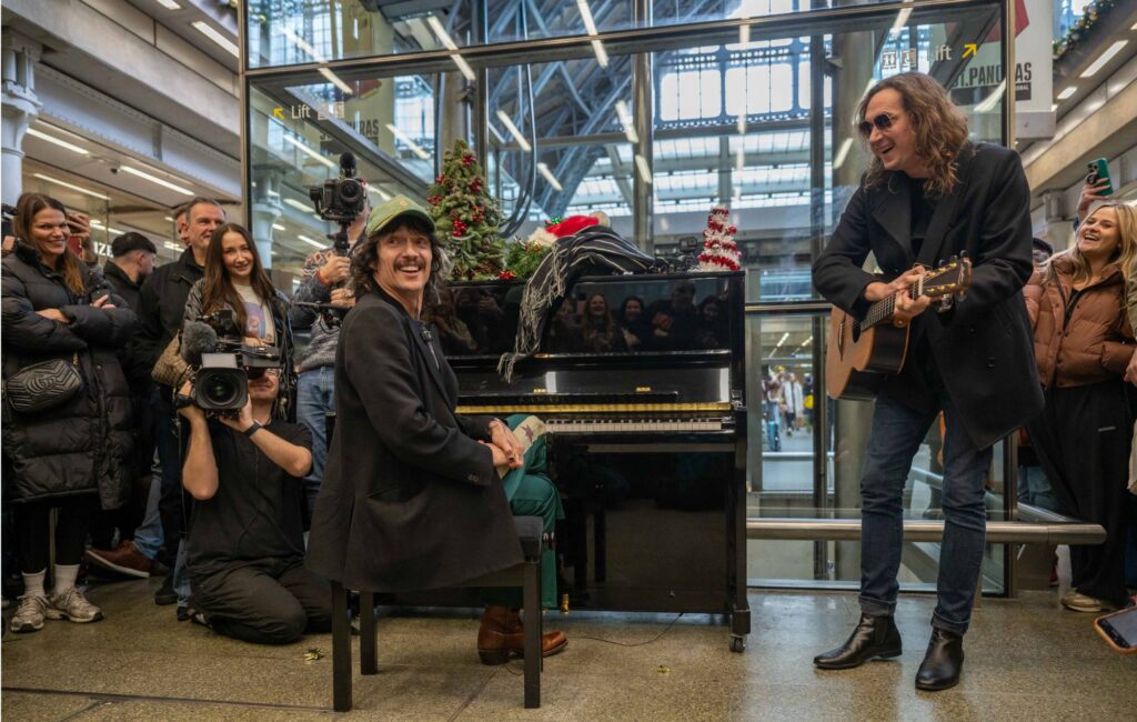 The Darkness sul fatto di far parte del Natale e di essere "una delle ultime vere band rock 'n' roll"