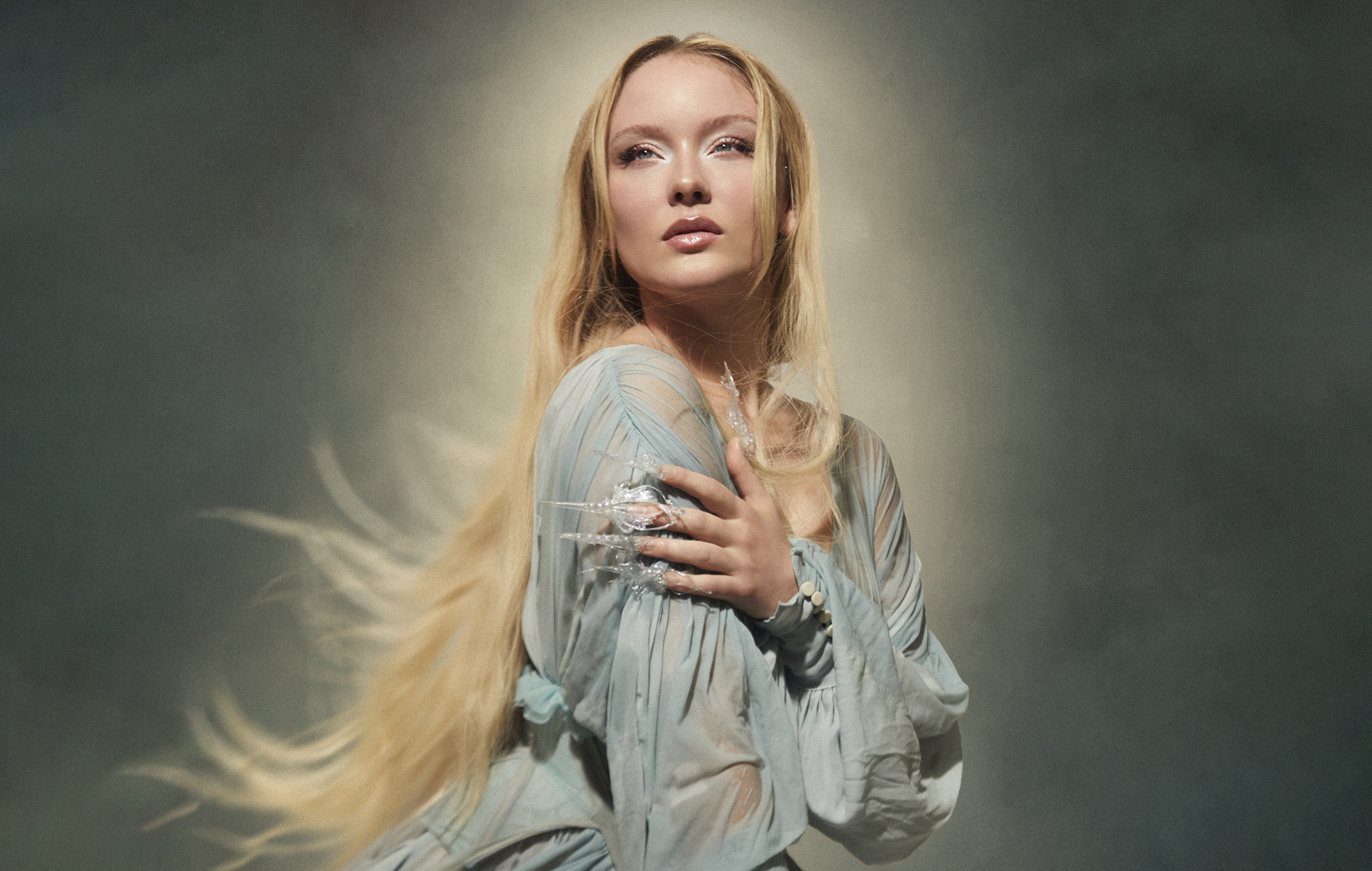 Zara Larsson condanna l'ICE e spiega perché al suo partner è vietato visitare gli Stati Uniti