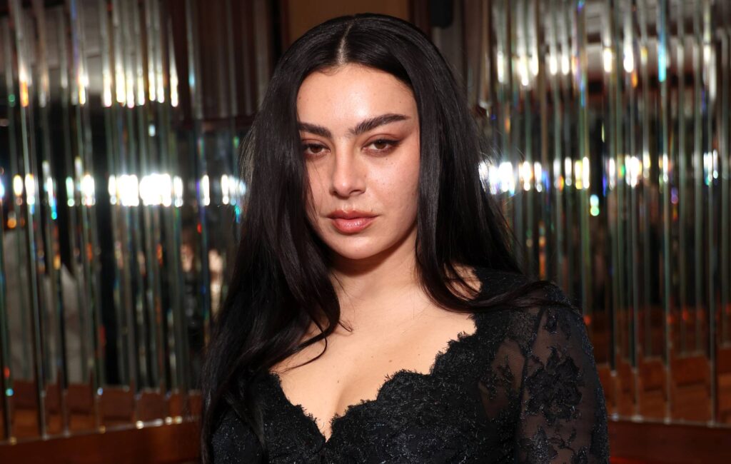 Charli XCX e Milly Alcock saranno le protagoniste del nuovo film horror di Takashi Miike