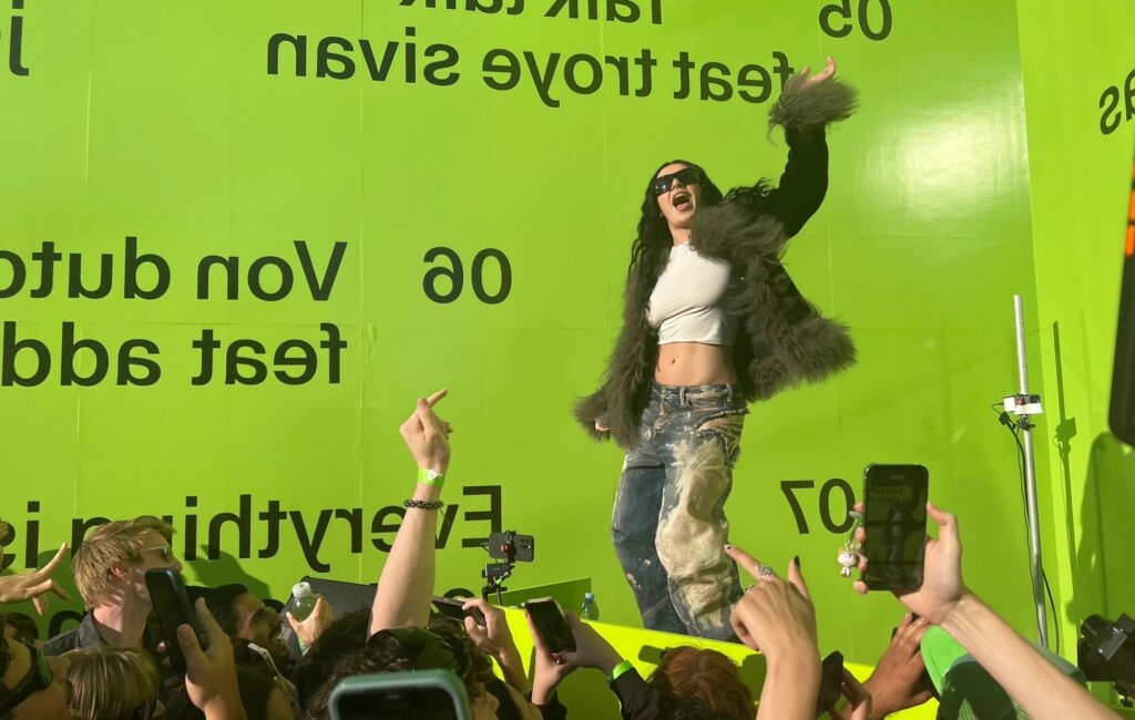 Charli XCX su come 'Brat' ha portato un "nuovo pubblico" che "non mi ha davvero capito"