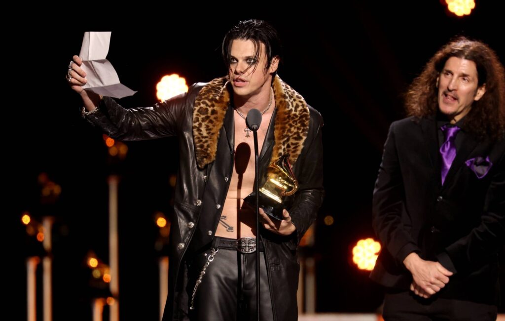 "Dio benedica la musica rock e Dio benedica il fottuto Ozzy Osbourne!"