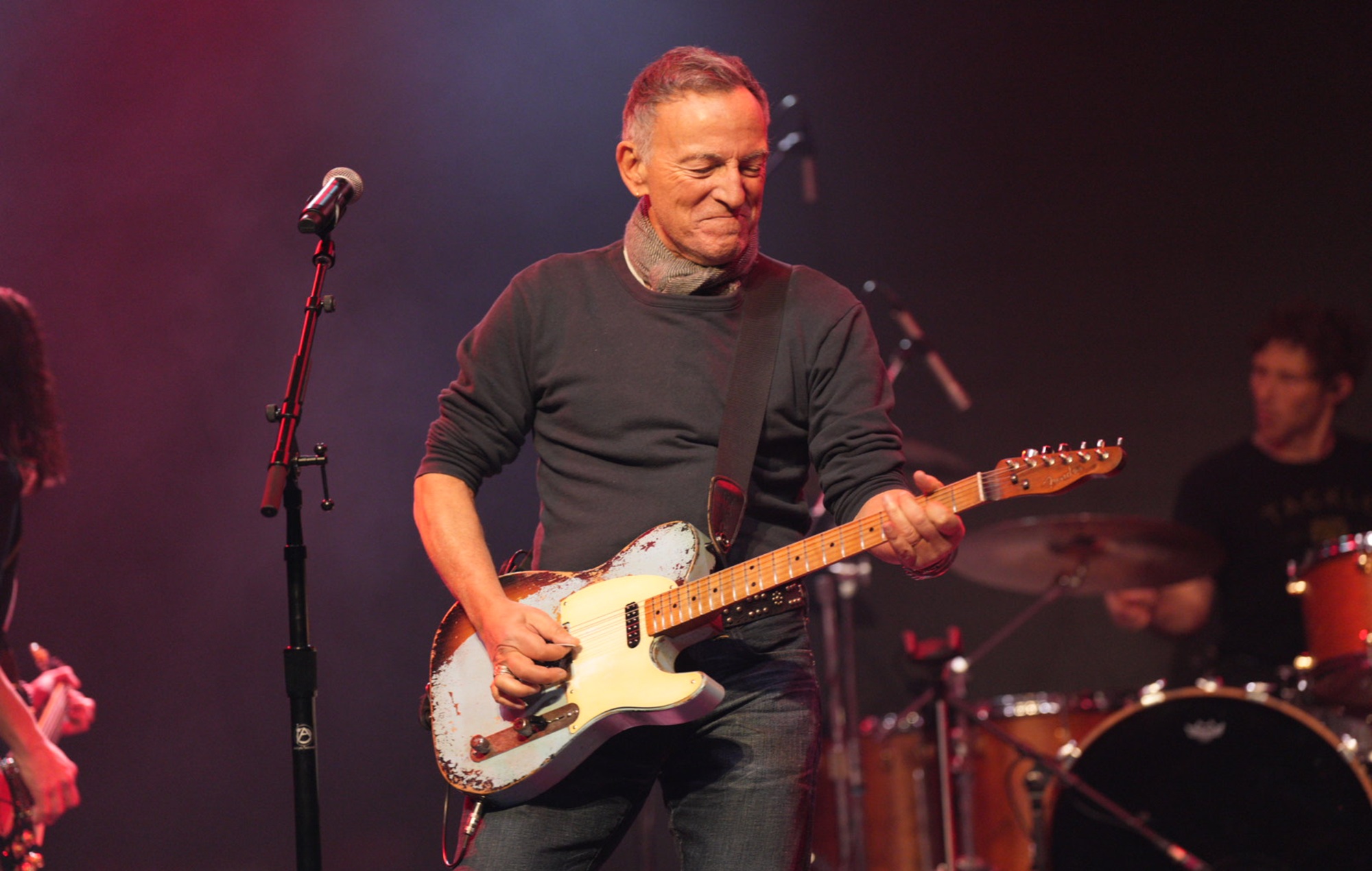 Guarda Bruce Springsteen prestare "Born In The USA" per la colonna sonora del nuovo video anti-ICE