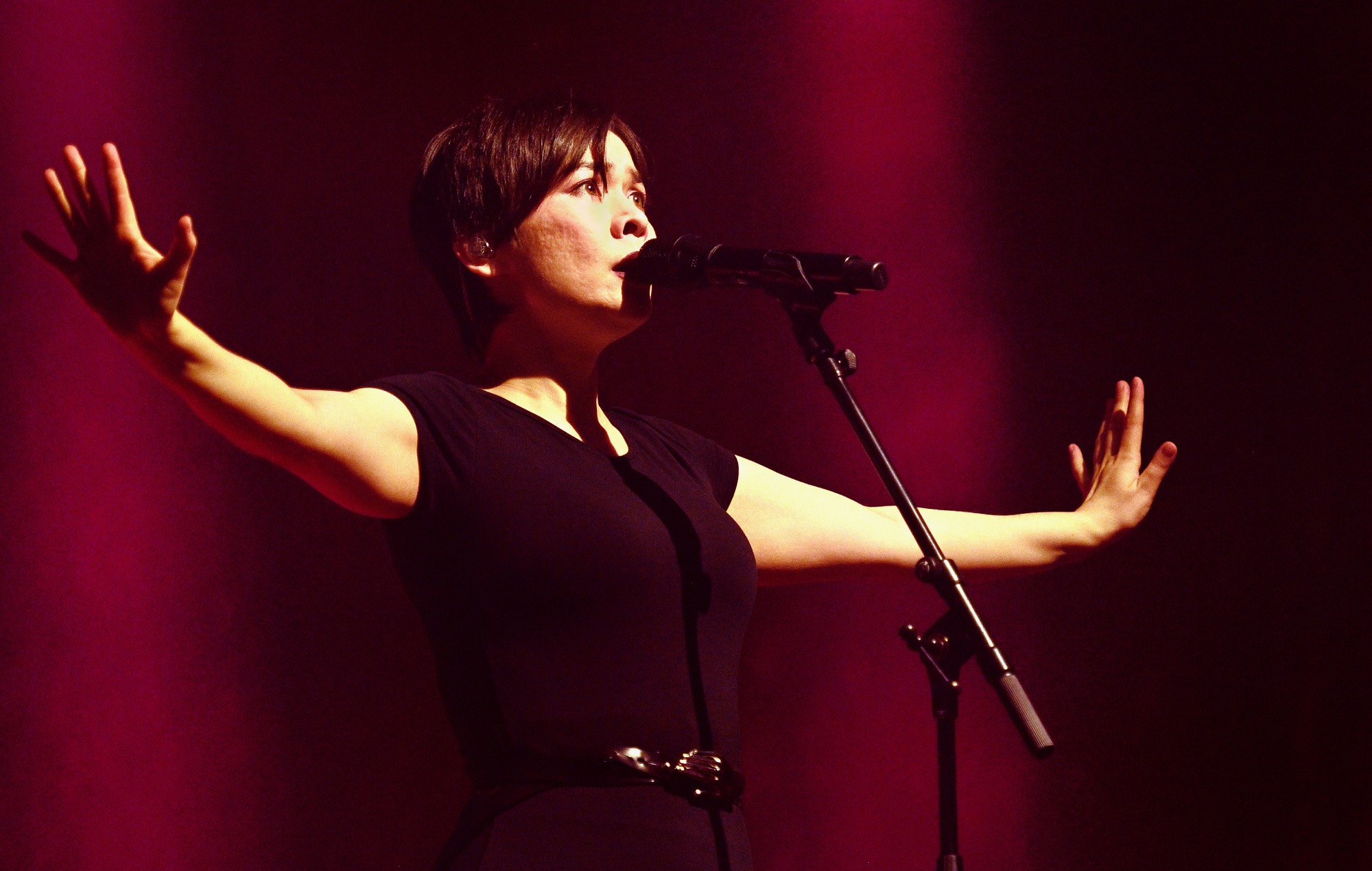 Guarda Mitski debuttare con nuove canzoni e rarità aeree nell'intimo spettacolo di Nashville