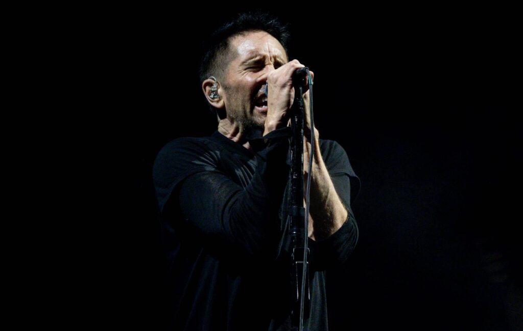 Guarda i Nine Inch Nails suonare un frammento di "Stripped" dei Depeche Mode e mandare in onda "Non-Entity" per la prima volta in 17 anni